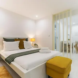 Graca Elegant By Homing Apartment