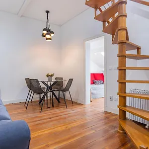 Alfama 2bdr Duplex W/ Balcony By Lovelystay Apartment