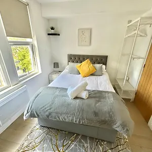 cosy-en-suite-room-in-stratford.brighton-hotels-england.com/