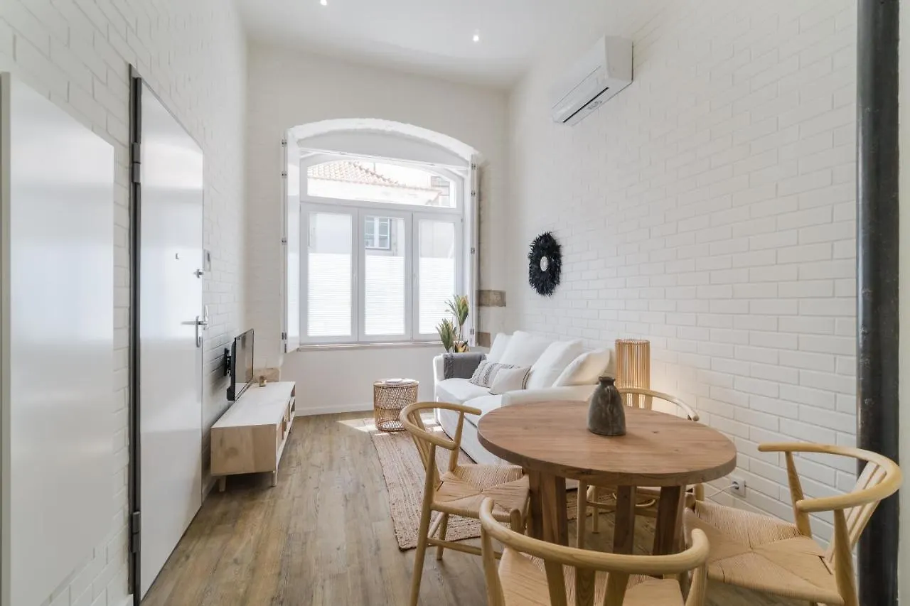 Casa Boma Lisboa - Design Apartment With Private Vegetal Terrace - Lapa VII