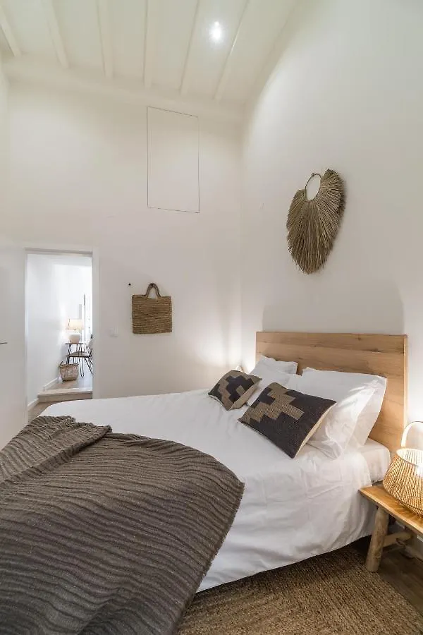 Casa Boma Lisboa - Design Apartment With Private Vegetal Terrace - Lapa VII