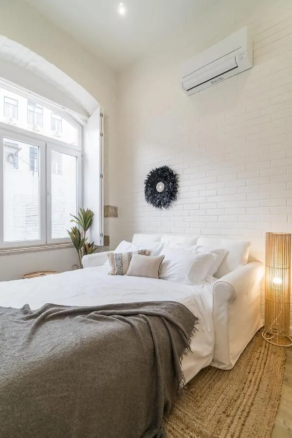 Casa Boma Lisboa - Design Apartment With Private Vegetal Terrace - Lapa VII